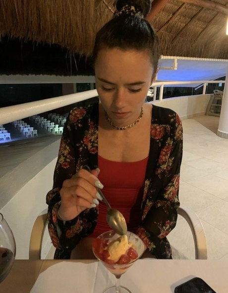 shemale outdoor onlyfans nice photo