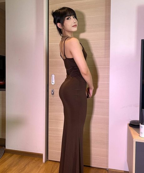 suziearomdee naked pornstar pictures