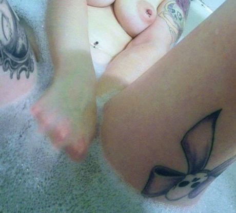 Roxxi Diamond model nudes img