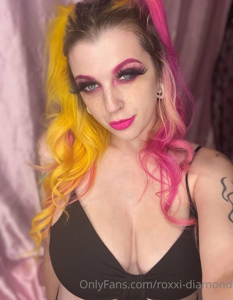 Roxxi Diamond model exclusive photo
