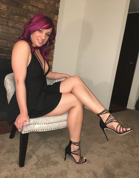 Eyecandytoes star sexy galleries