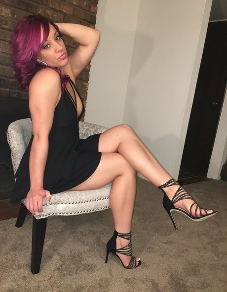 Eyecandytoes adult star image