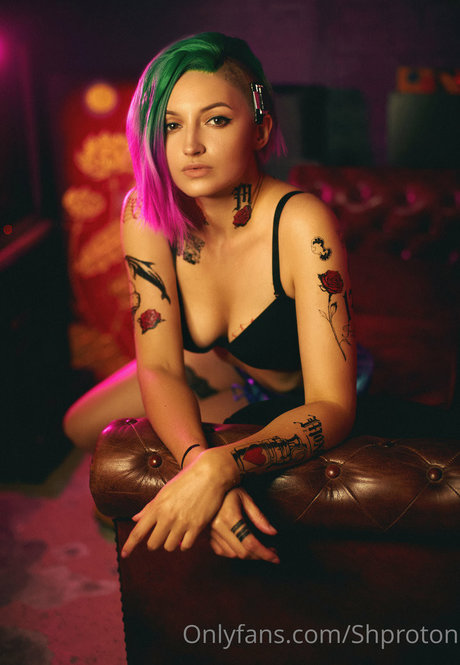 Shproton star erotic photos