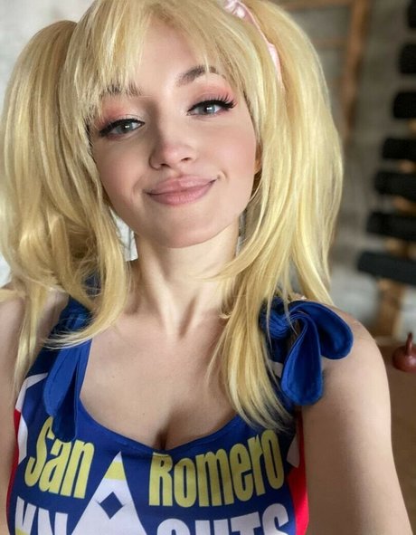 skinny milf onlyfans top image