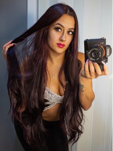 Keona Dove top star img