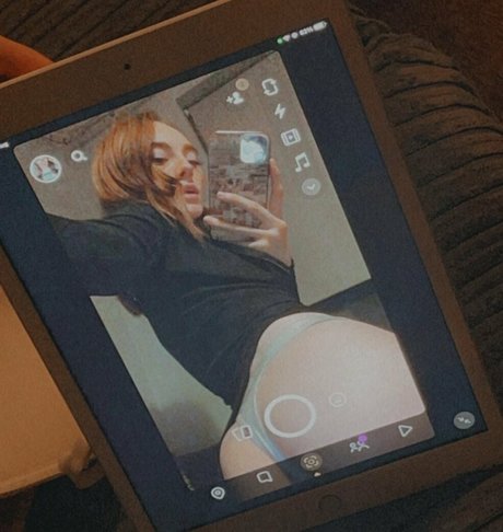 courtneyriverss pretty actress pictures