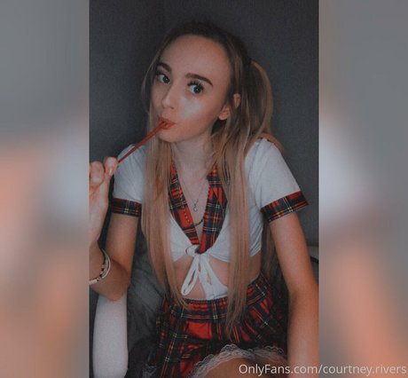 courtneyriverss pornstar hot image