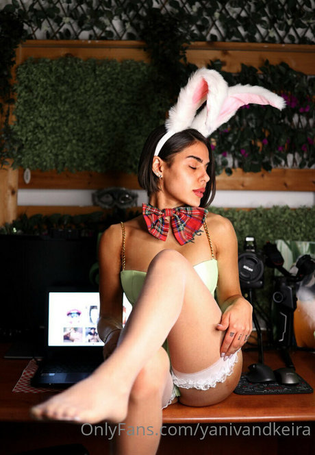 Jungle Girl sex model image