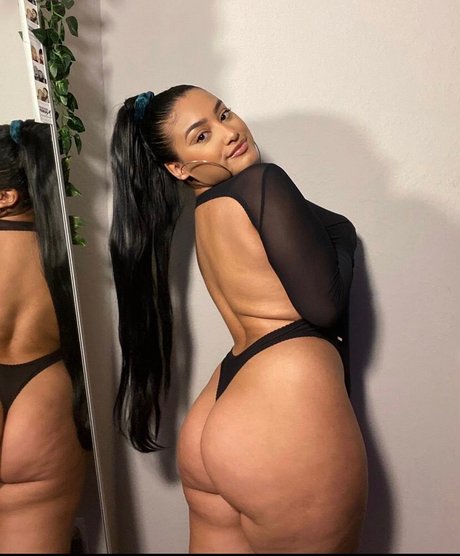 Curlygardens nude actress gallery