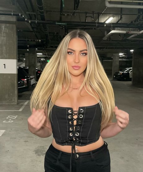 Olivia Nelson pornstar beautiful pictures