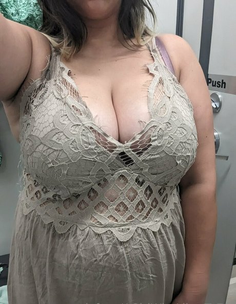 busty solo onlyfans hd galleries