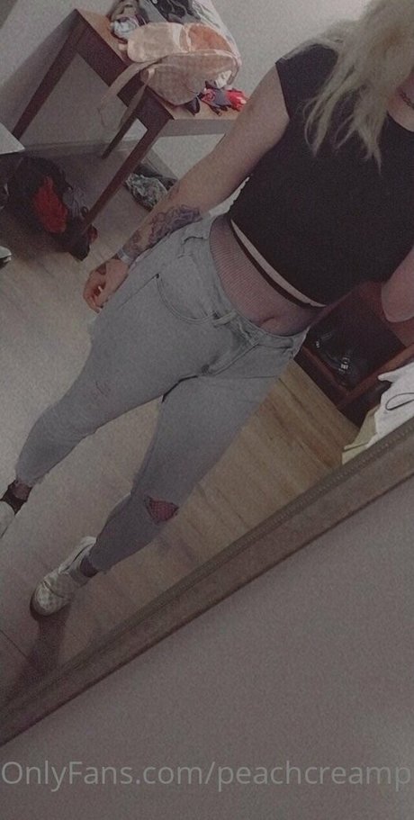 peachcreampii exclusive model pictures