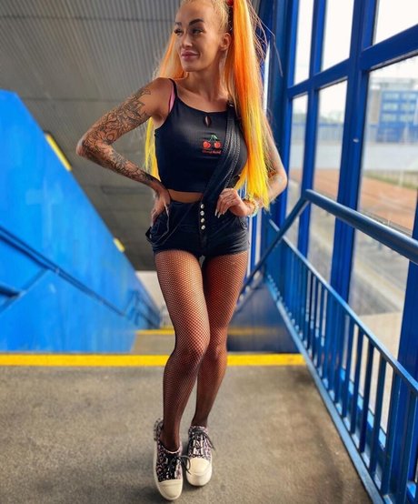 Daisy Lee pretty actress picture