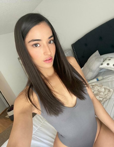 Emily Willis naked pornstar image