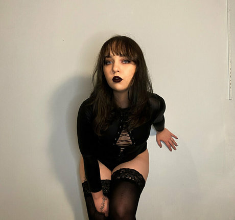 Dutchess Dementia porn star img