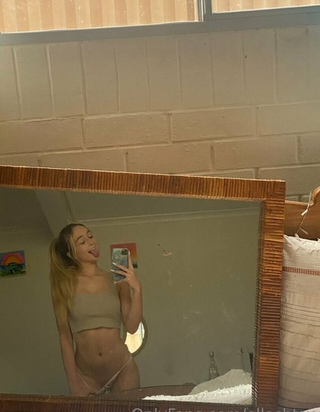 ellasbtsx nude pornstar image