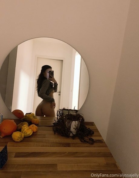 AlyssaJelly star hot pics