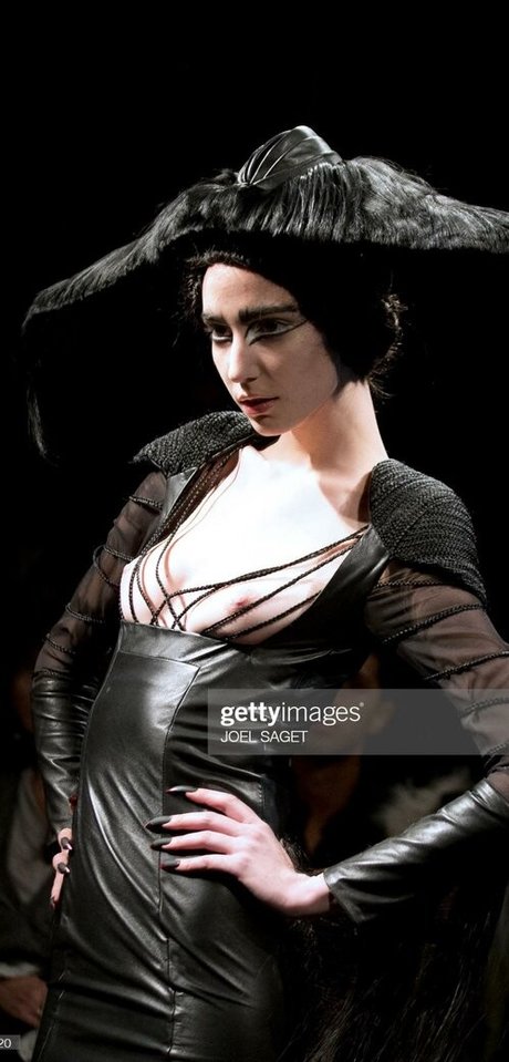 Amelie Lens sexy model gallery