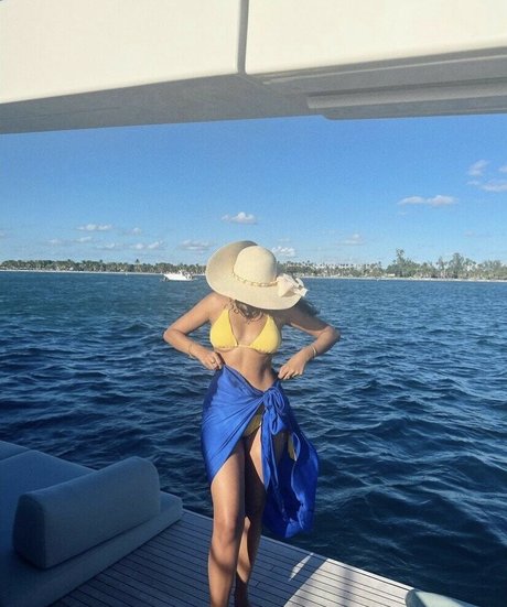 Shreya Arun sex model image