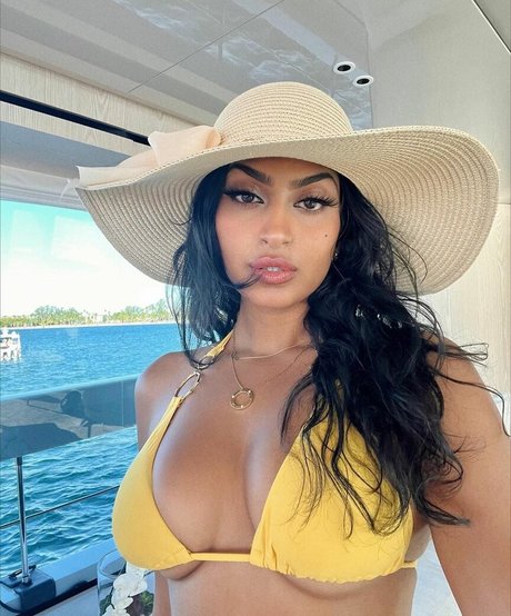 Shreya Arun star naked gallery