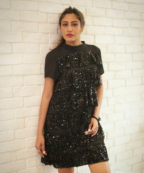 brunette onlyfans sexy pic