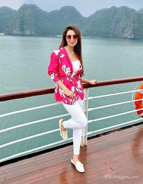 Musskan Sethi beautiful star pictures