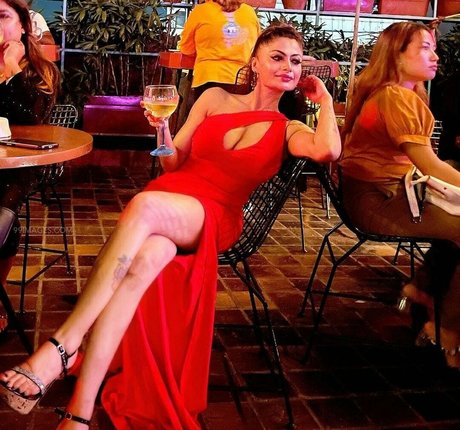 Suhaani Laskar star nice pic