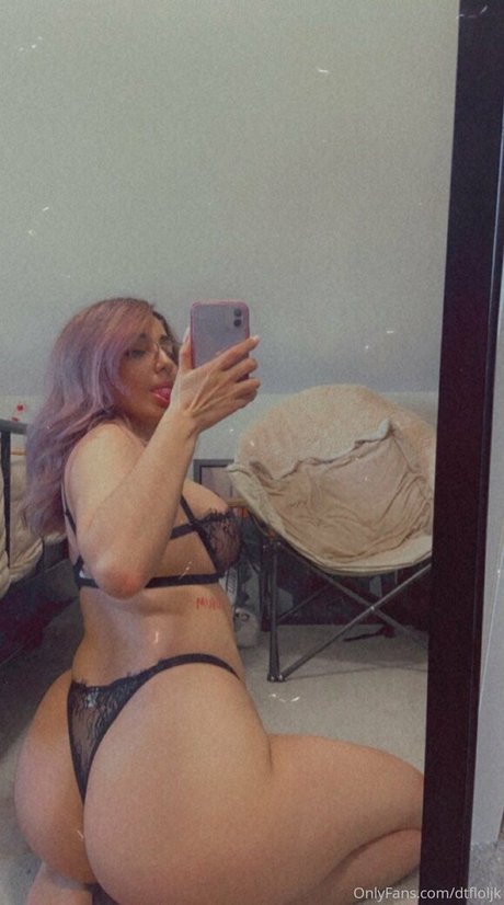 Dtfxxx hot star image