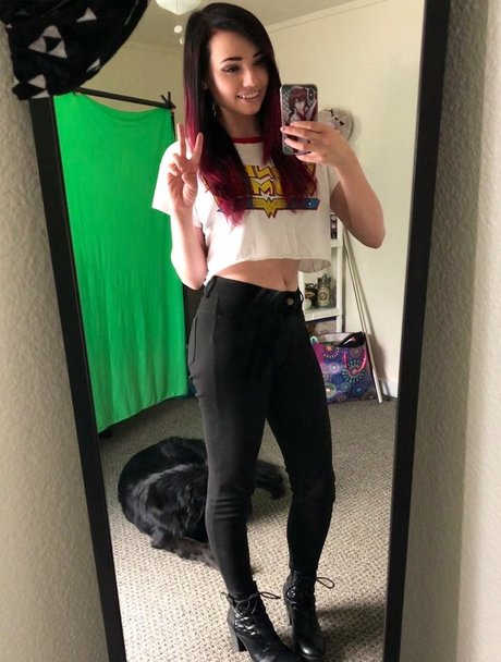 Charleemanderz nice actress photos