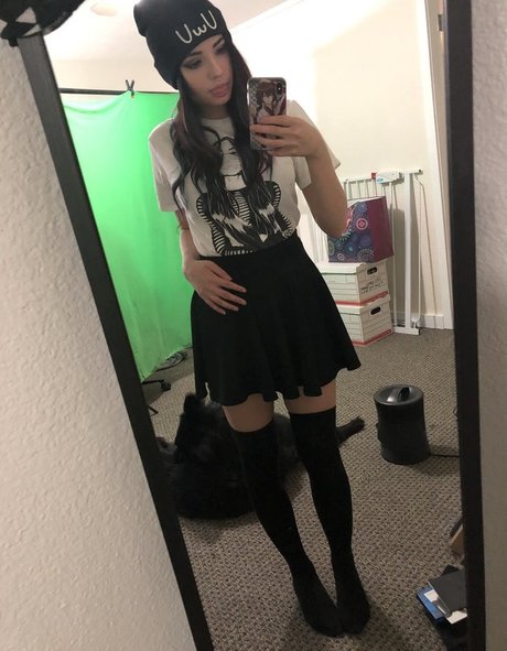 Charleemanderz xxx model archive