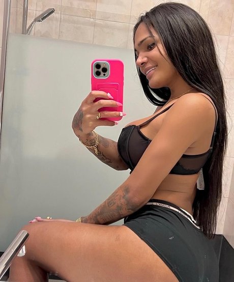 Krissttal Ruizz star pretty picture