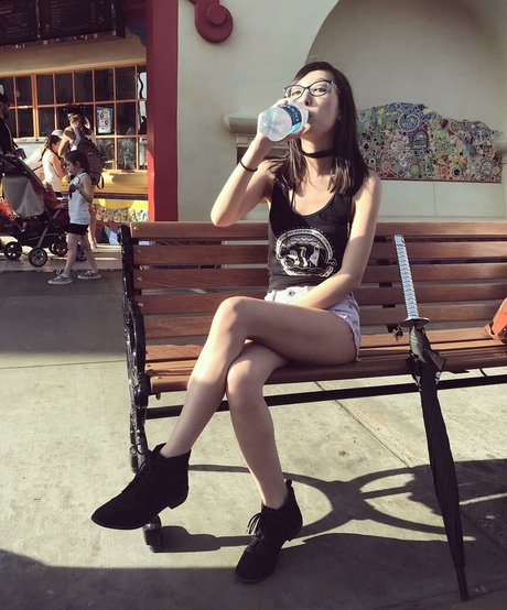 Deira Hanzawa pretty model galleries