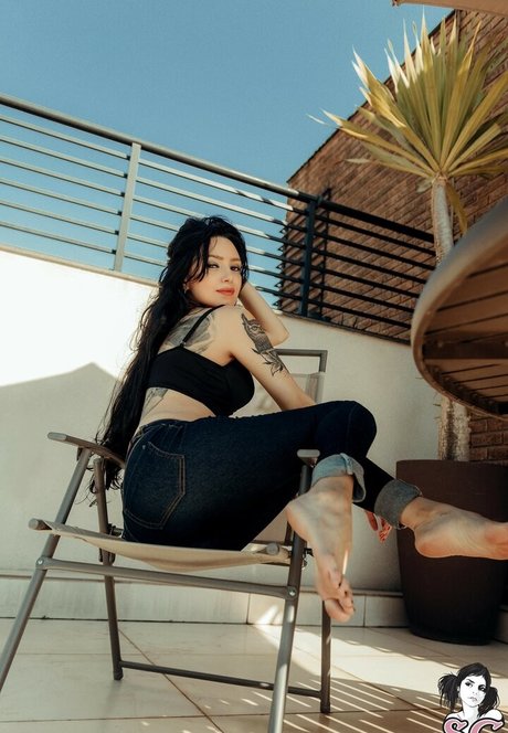 Ivy Denali model top pic