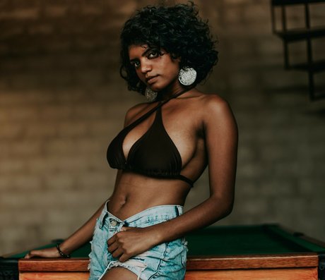 lily silcorr model beautiful pictures