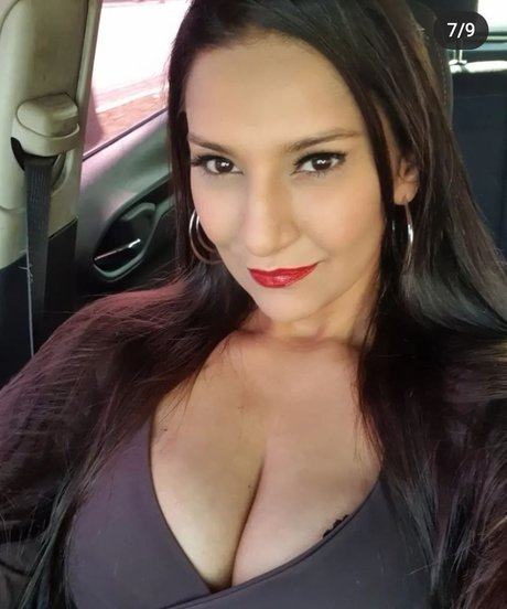 Jee Trindade top star gallery