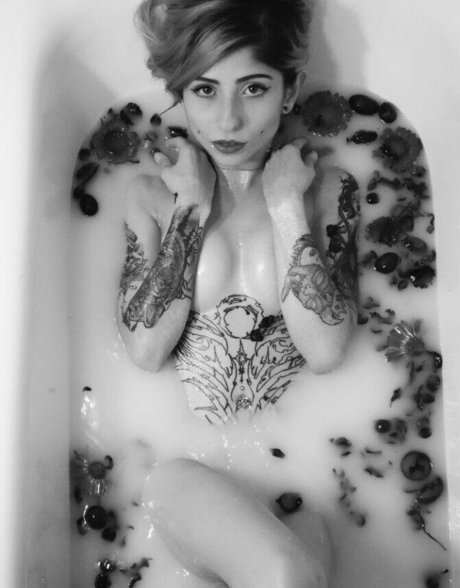 ciiraiya zarela pretty model pics