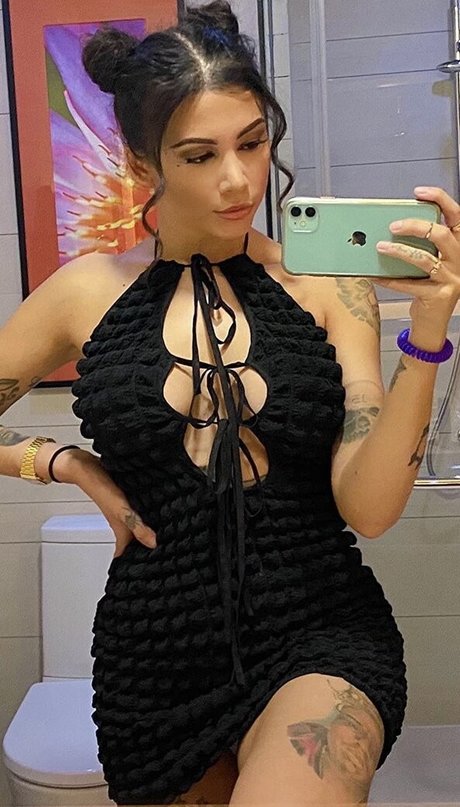 Smileyrileyxx model nude pic