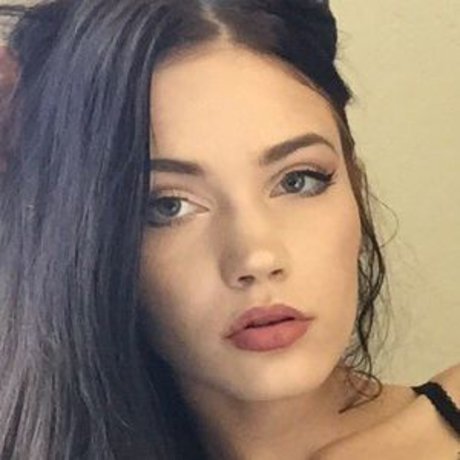 mothandrust model beautiful photo