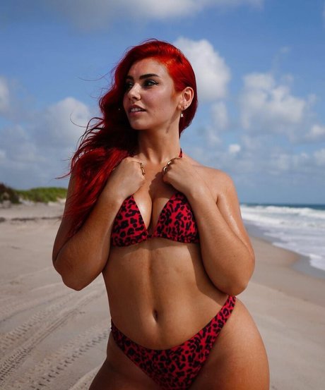 Alicia Atout model art photos