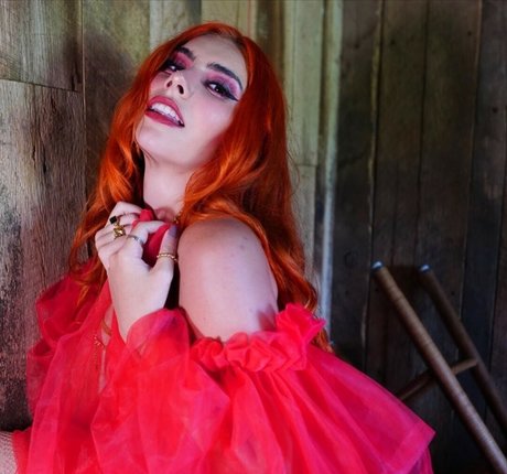 Alicia Atout perfect model gallery