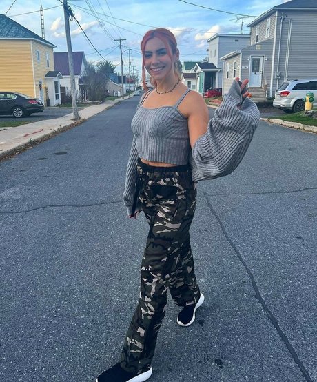 Alicia Atout model naked pictures