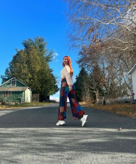 Alicia Atout exclusive actress images