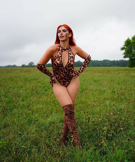 Alicia Atout nude model image