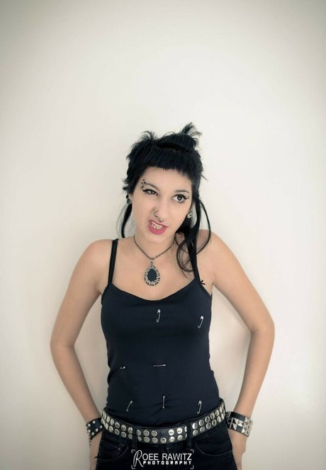 adamnotoscar nude actress pic