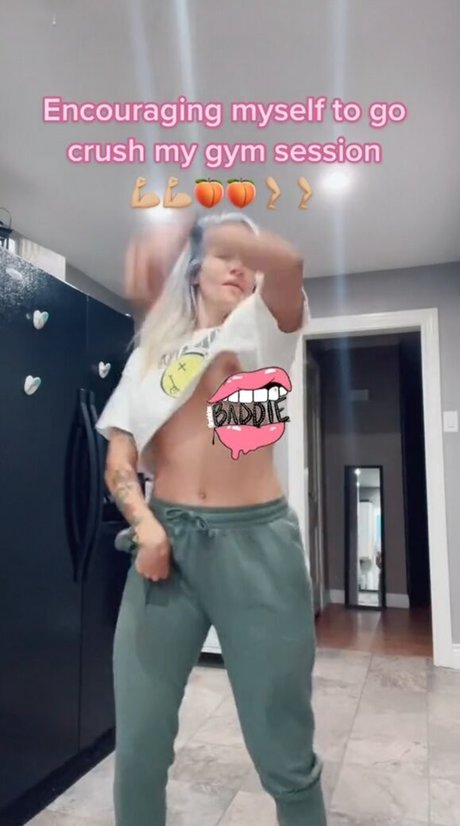 Barbiewants2hype exclusive star photo