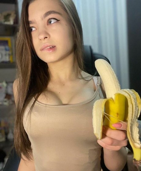 Lerabuns Valeriia nude star photo