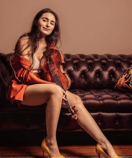 Esther Abrami high quality pornstar photo