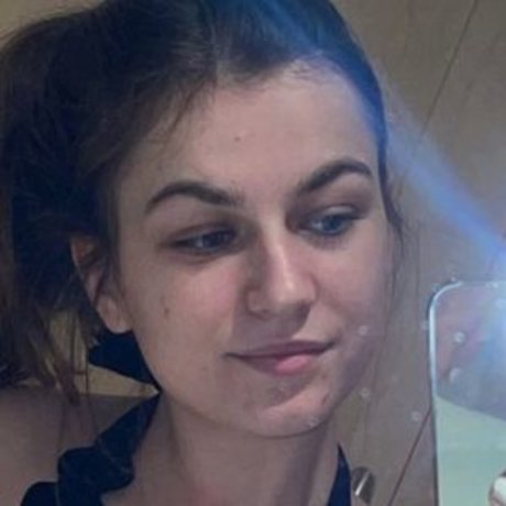 Chloe Thomas perfect model img