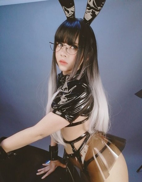 whiterabbit exe model perfect pic