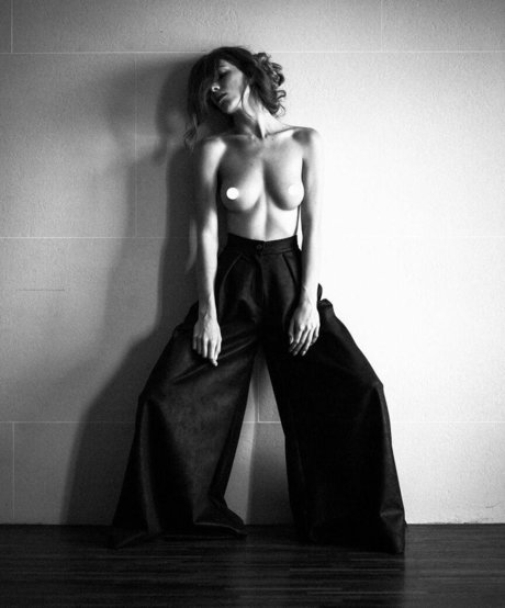 Angela Olszewska model top img